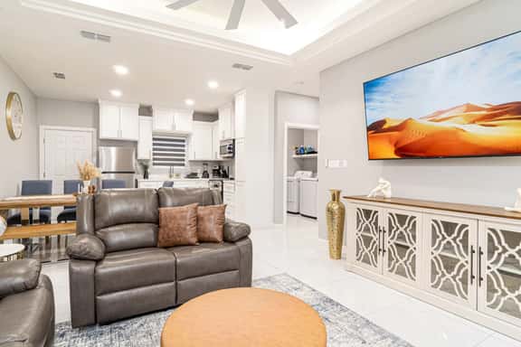 Brand New Apt - Excellent for Families - Image 1