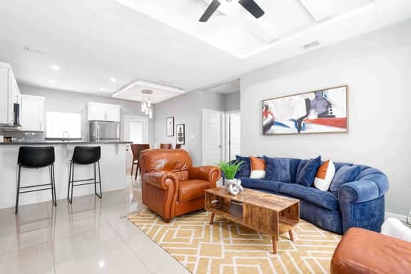 Positano - ✨Cozy & Stylish✨ 3bed/2bath Apt - Image 1