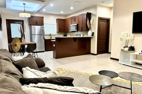 ✨Mallorca ✨ Warm & Cozy Apt ✨ 3 bed Apt with Prime Loc! - Image 1