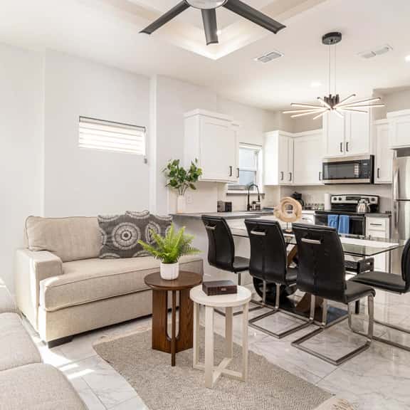 Modern Comfort |Brand New Apartment |Walk to Shops - Image 1