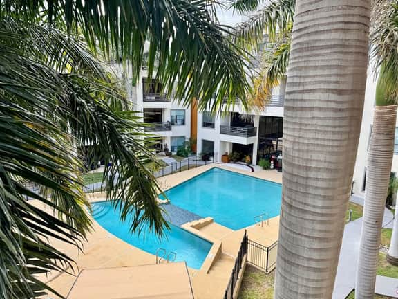 New & Cozy - Hot Jacuzzi 3BR Condo GREAT location - Image 2
