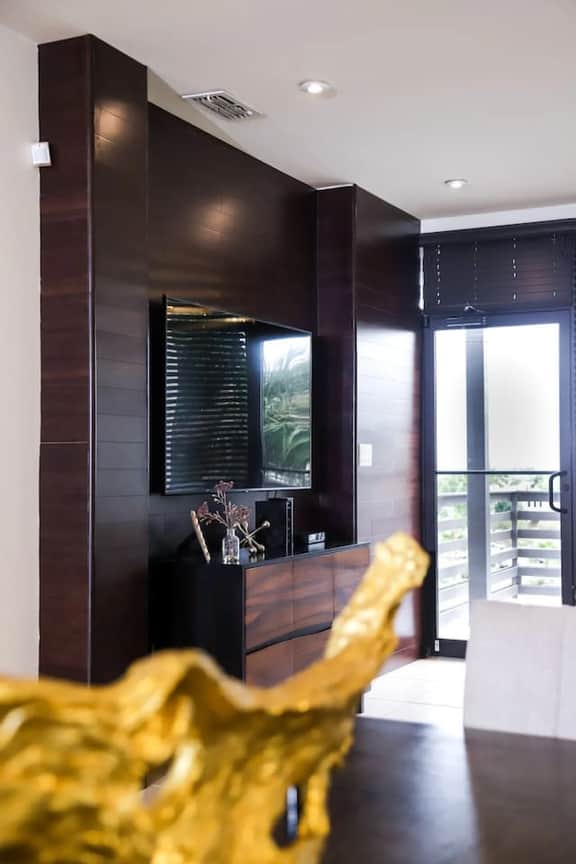 Penthouse with Pool & Jacuzzi - Image 3